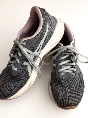 💥5/$15 ASICS Women's Roadblast Running Shoes - Sheet Rock / Piedmont Grey